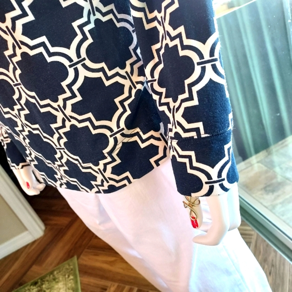 Crown & Ivy Beach Collection Navy & Cream Classic Tile Pattern Top. - Picture 3 of 11